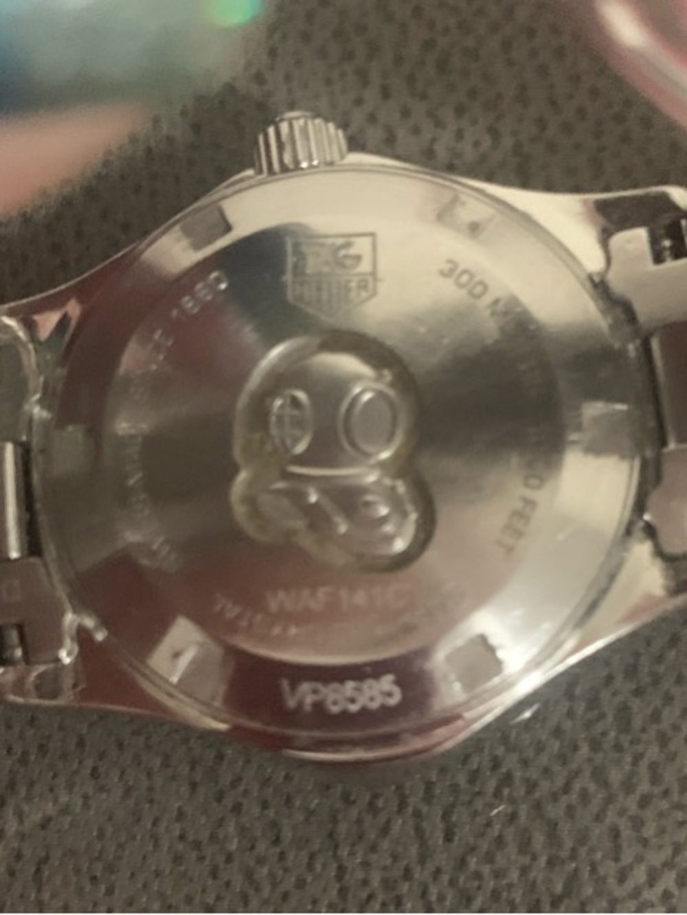 Tag Heuer Aquaracer Diving Watch with a black dial and diamond detailing - Picture 9 of 13